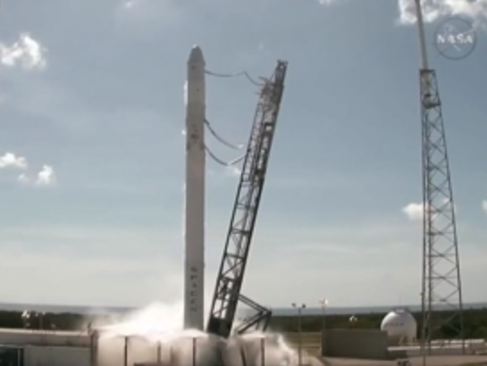 Ракета Falcone 9 с грузом для МКС взорвалась спустя несколько минут после старта. Видео