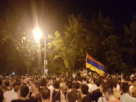 В Ереване активисты объявили о переходе на новый этап борьбы