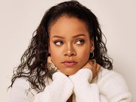 Рианна показала архивное фото своей мамы