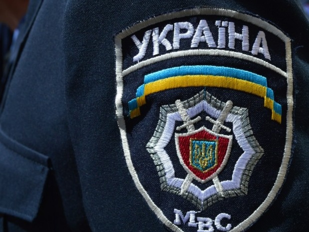МВД: Во двор депутата в Киевской области неизвестные бросили гранату