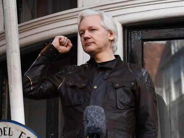 ﻿У WikiLeaks повідомили, що Ассанжа затримали для подальшої екстрадиції у США 