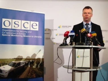 Замглавы спецмиссии ОБСЕ Хуг: В Украине работают более 800 наблюдателей ОБСЕ