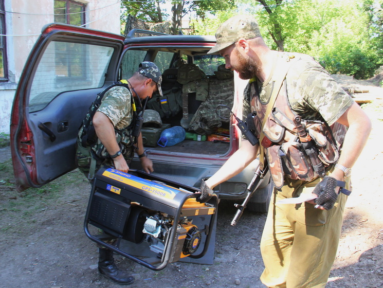 Жители Ужгорода передали украинским военным в Артемовске автономный электрогенератор повышенной мощности