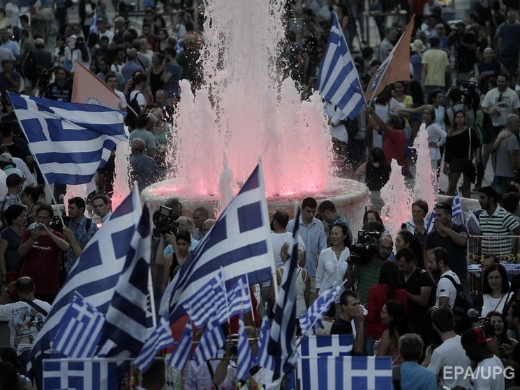 По результатам воскресного референдума 61% греков сказали "нет" условиям международных кредиторов