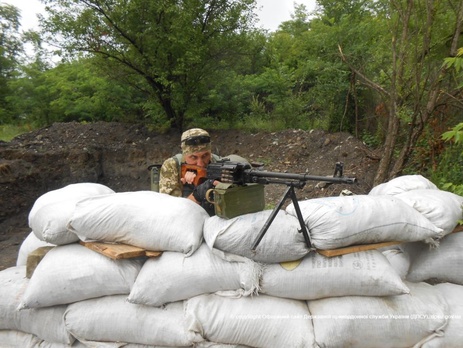 Госпогранслужба: Боевики обстреляли блокпост в Золотом, ранен пограничник