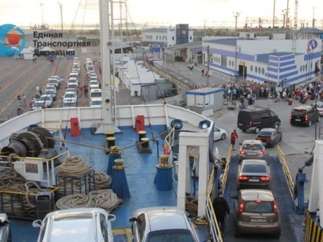 На Керченской переправе образовались очереди