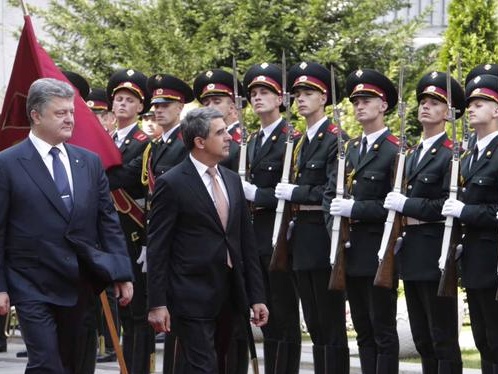 В Украину впервые за 12 лет прибыл президент Болгарии