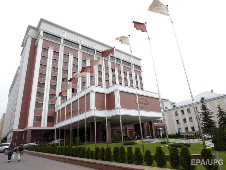 В Минске проходит заседание трехсторонней контактной группы по Донбассу