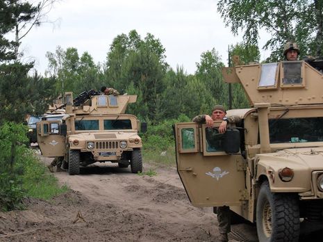 ﻿В Одесу прибуло 35 бойових машин Hummer – Полторак