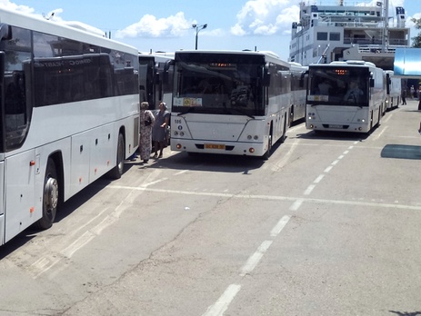 На Керченской переправе со стороны РФ в очереди стоят сотни машин