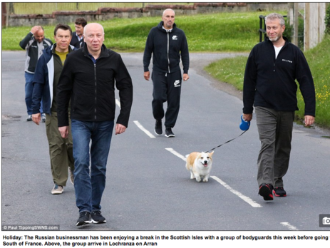 Forbes: Daily Mail приняла партнеров Абрамовича за его телохранителей