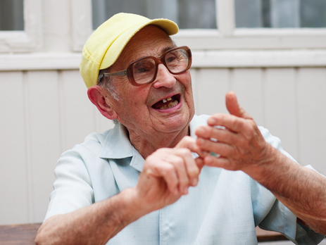 Украинский ветеран отказался принимать деньги и медаль от российского президента. Видео