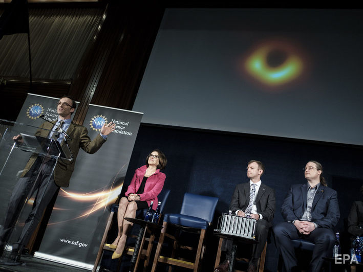 ﻿Чорну діру, яку сфотографували вчені, назвали Powehi