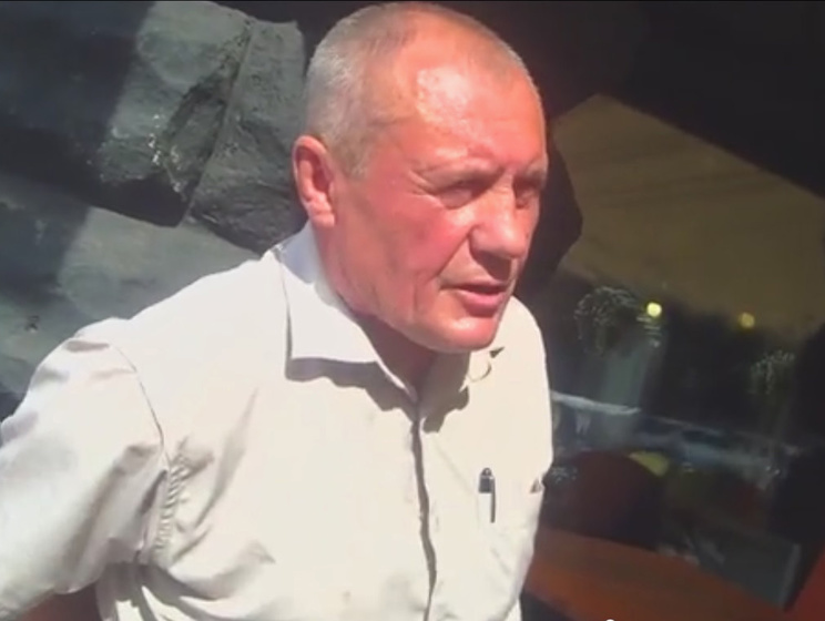 В Киеве патрульные полицейские не пустили пьяного генерала за руль. Видео