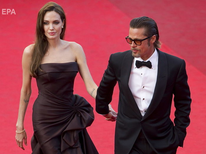 Джоли и Питт официально развелись
