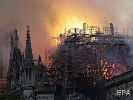 У Франції горить собор Паризької Богоматері. Фоторепортаж
