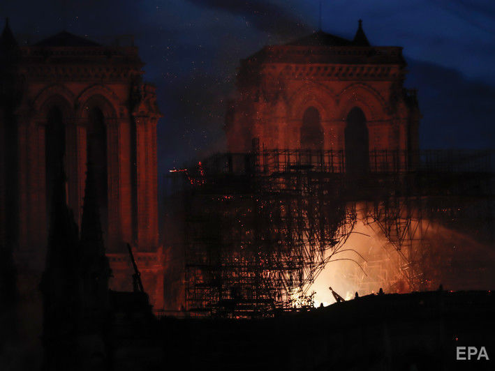 ﻿Основну конструкцію собору Паризької Богоматері вдалося врятувати – МВС Франції 