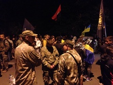 Под Администрацией Президента в Киеве продолжается митинг националистов. Фоторепортаж