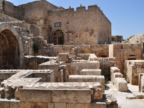 В Сирии взрыв повредил стену цитадели Алеппо