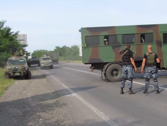 В район Мукачево прибыла колонна военной техники. Видео