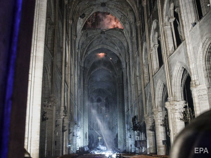 Пожар в соборе Парижской Богоматери расследуют как несчастный случай