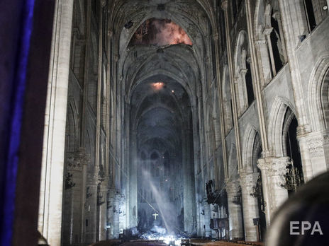 Пожар в соборе Парижской Богоматери расследуют как несчастный случай