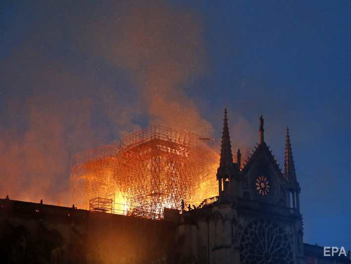 ﻿Журналістка Звіняцковська про гасіння собору Паризької Богоматері: Усі в паніці та божевіллі, але в пожежників був план