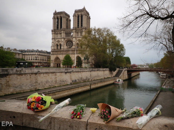 ﻿Працівники собору Паризької Богоматері 23 хвилини після спрацювання сигналізації самостійно шукали джерело пожежі – прокурор