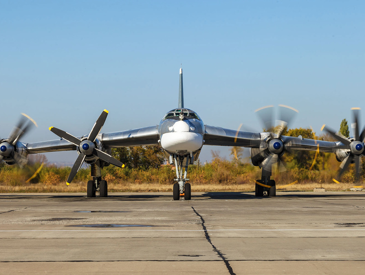 В России потерпел крушение стратегический бомбардировщик Ту-95, шестой военный самолет с начала лета