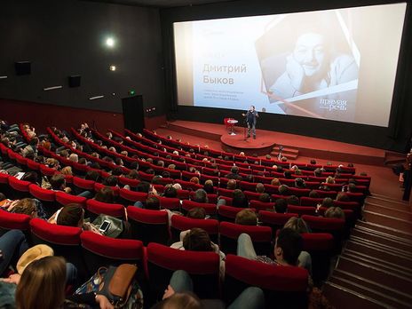 Российский писатель Быков находится в медикаментозной коме – минздрав РФ