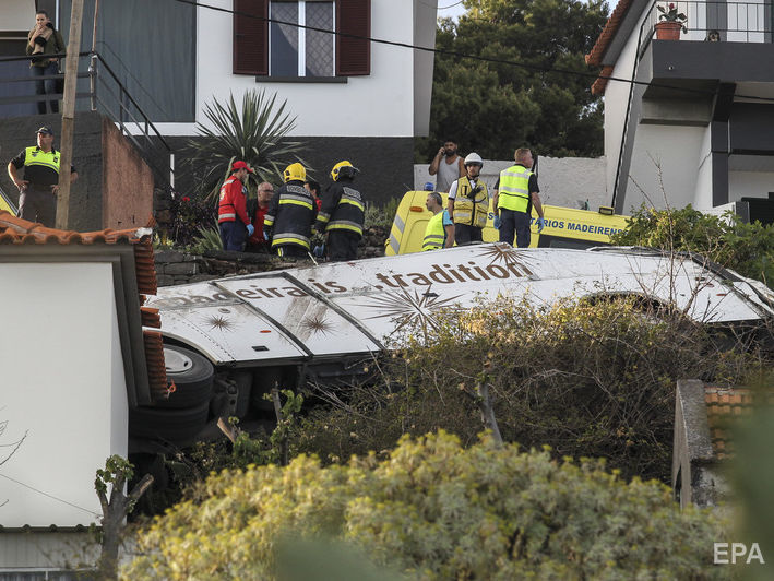 ﻿У Португалії розбився туристичний автобус, 28 загиблих