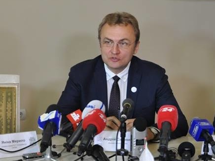 Садовый: Из текста принятого закона о выборах исчезла норма про уменьшение количества депутатов в местных советах на 30%