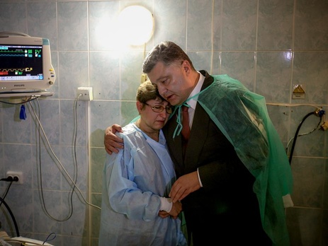 Порошенко встретился со львовскими милиционерами, пострадавшими от взрыва