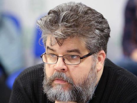 Порошенко еще месяцы управлять страной. И я хочу услышать не извинения и слезные просьбы еще раз ему поверить, а реакцию на запрет поставок нефти из РФ