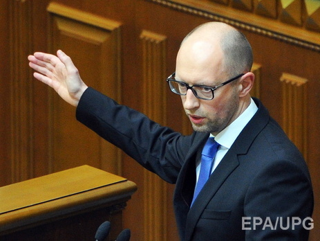 Яценюк: Нельзя бороться с коррупцией, когда средняя заработная плата в государственном секторе $100