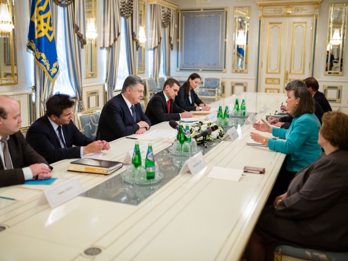 Нуланд: США поддерживают подходы Украины к урегулированию кризиса на Донбассе