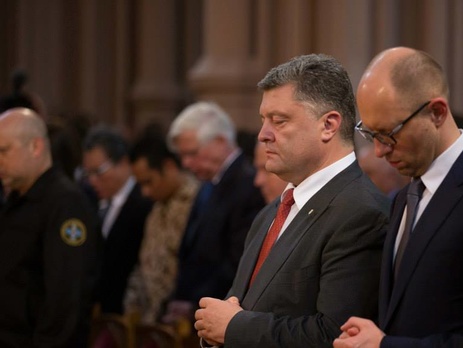 Порошенко: Украина установит мемориал на месте крушения авиарейса МН17