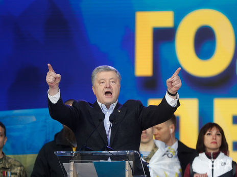 ﻿Під час дебатів на Суспільному надійшов дзвінок про підготовку теракту. Порошенко студії не покинув