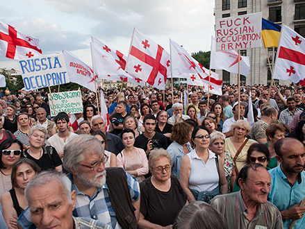 В Тбилиси протестовали против российской оккупации. Фоторепортаж