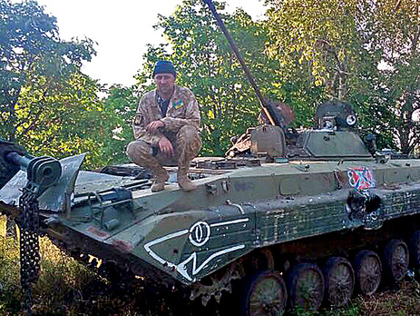 Бойцы Нацгвардии захватили у террористов БМП-2 с полным боекомплектом. Видео