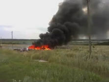 На видео видны горящие обломки