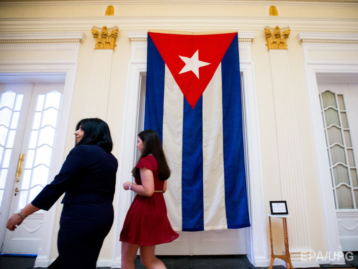 В здании американского госдепартамента официально вывесили флаг Кубы