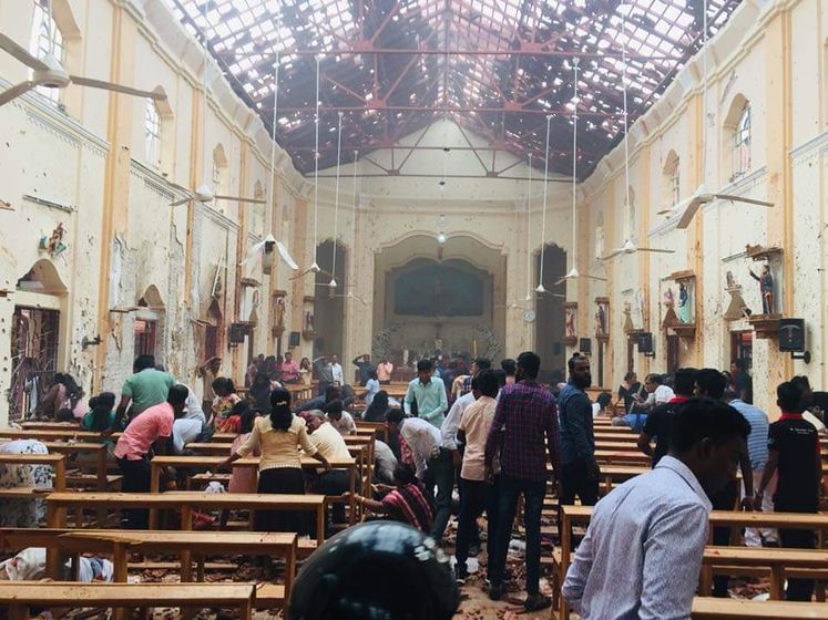 На Шри-Ланке в результате серии взрывов в церквях и отелях погибли десятки людей