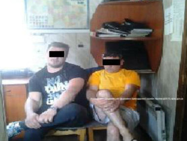 В Закарпатье задержали двоих мужчин, подозреваемых в пытках и захвате заложников
