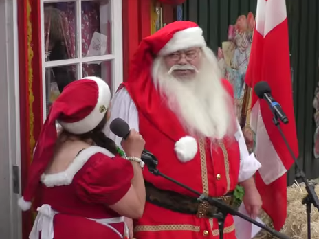 В Копенгагене проходит всемирный конгресс Санта-Клаусов. Видео