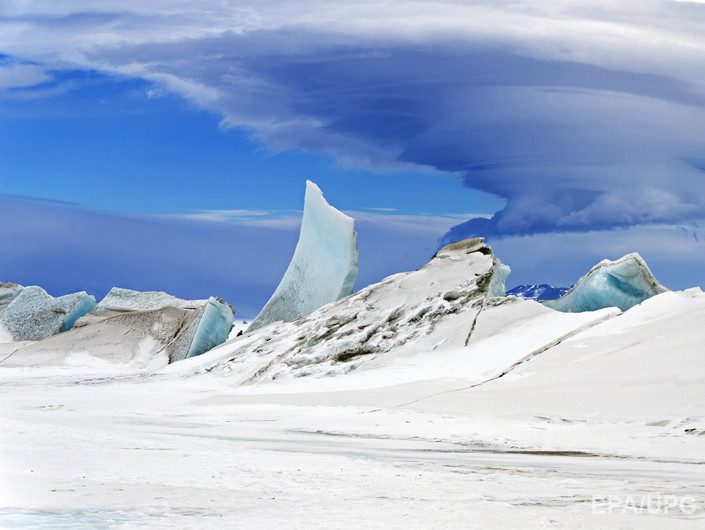 Ученые: За счет прохладного лета 2013 года объем льдов Арктики увеличился