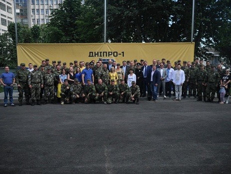 Яценюк и Аваков встретились с бойцами полка 