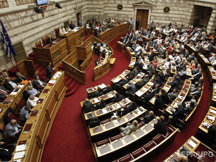 Парламент Греции намерен голосовать за второй пакет реформ для получения финпомощи