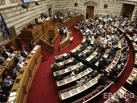 Парламент Греции намерен голосовать за второй пакет реформ для получения финпомощи
