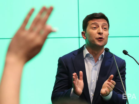 Зеленский знает украинский, но он все время в стрессе, поэтому ему тяжело – жена